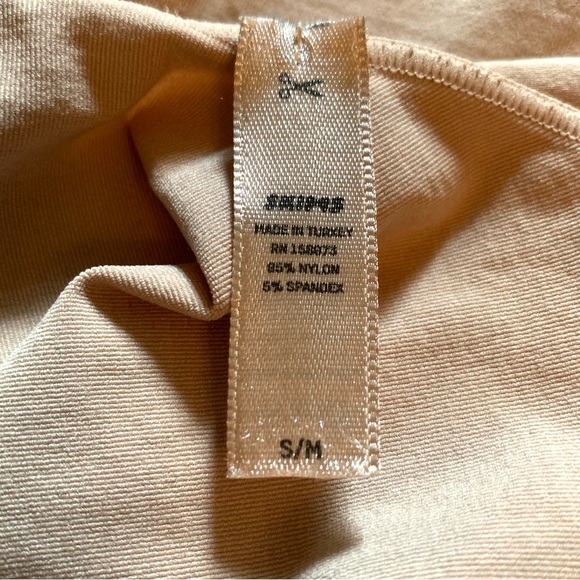 SKIMS Essential Mock Neck Long Sleeve Bodysuit Sienna Tan - Picture 4 of 11